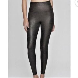 Faux Leather Leggings Women’s Small High Waisted Shaping NWT Black Yummie